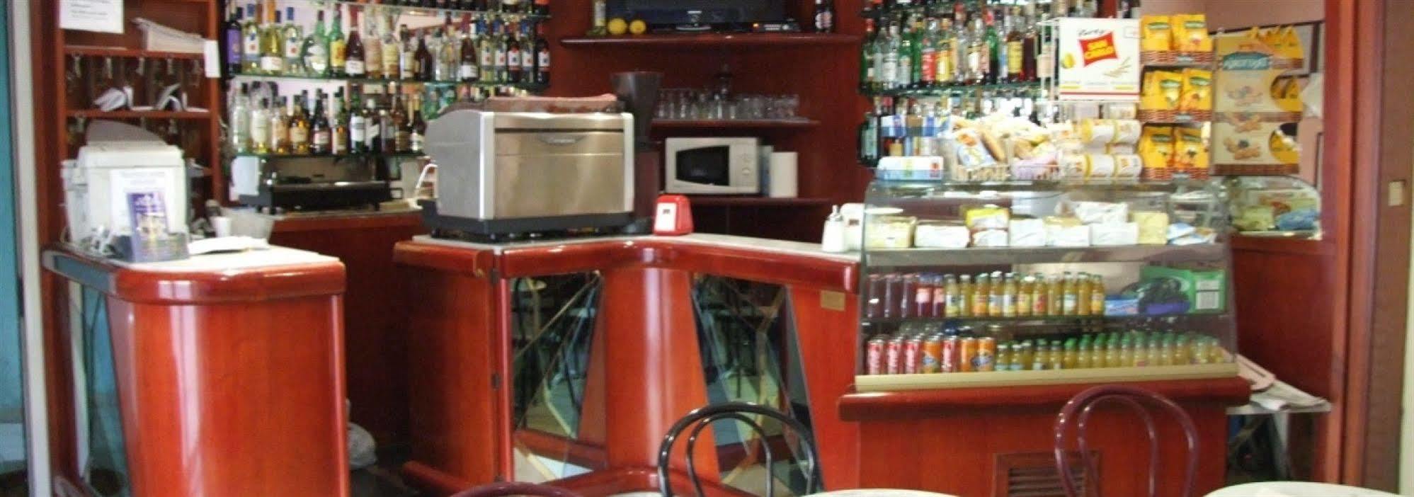 Hotel Terranova Пиза Екстериор снимка